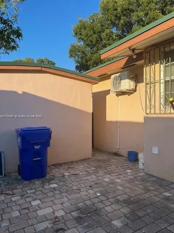 161 NW 35th Street Miami FL 33127