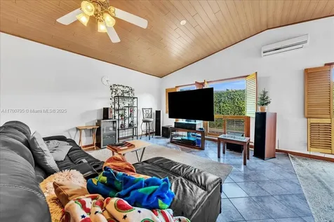 8694 NW 7th Lane Coral Springs FL 33071