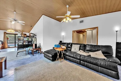 8694 NW 7th Lane Coral Springs FL 33071