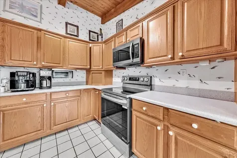 8694 NW 7th Lane Coral Springs FL 33071