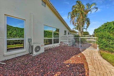 8694 NW 7th Lane Coral Springs FL 33071