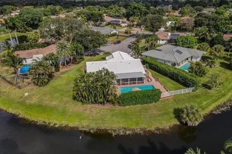 8694 NW 7th Lane Coral Springs FL 33071