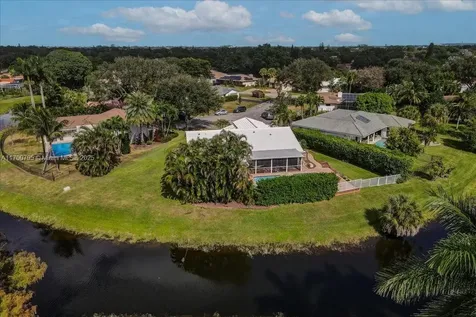 8694 NW 7th Lane Coral Springs FL 33071
