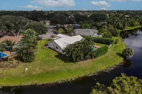 8694 NW 7th Lane Coral Springs FL 33071