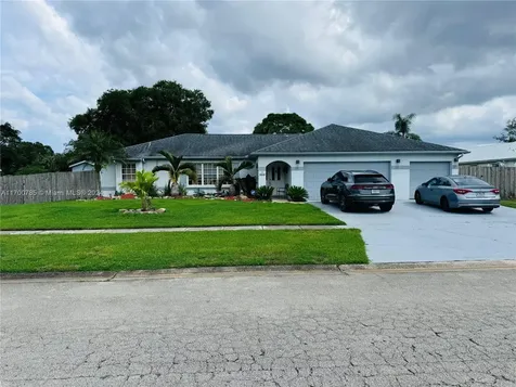 509 NE Solida Circle Port St. Lucie FL 34983