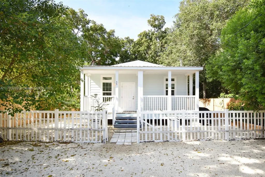 35 Rose Place Key Largo FL 33037