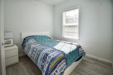 35 Rose Place Key Largo FL 33037