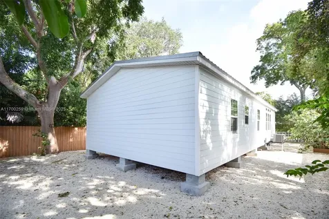 35 Rose Place Key Largo FL 33037