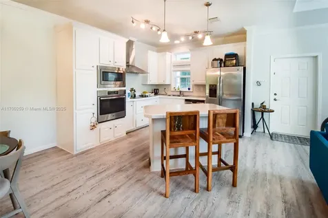35 Rose Place Key Largo FL 33037