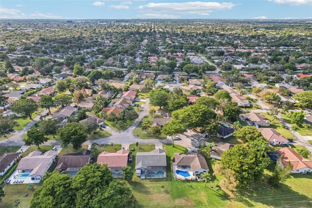 3935 NW 69th Terrace Coral Springs FL 33065