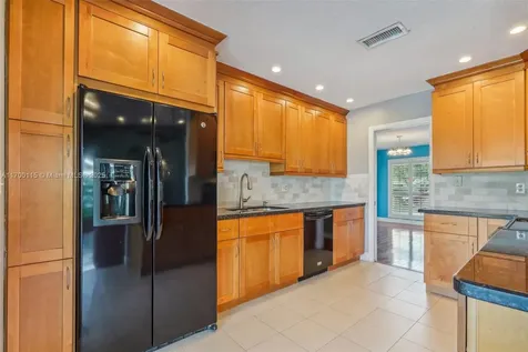 3935 NW 69th Terrace Coral Springs FL 33065