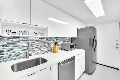 9721 E Bay Harbor Drive Bay Harbor Islands FL 33154