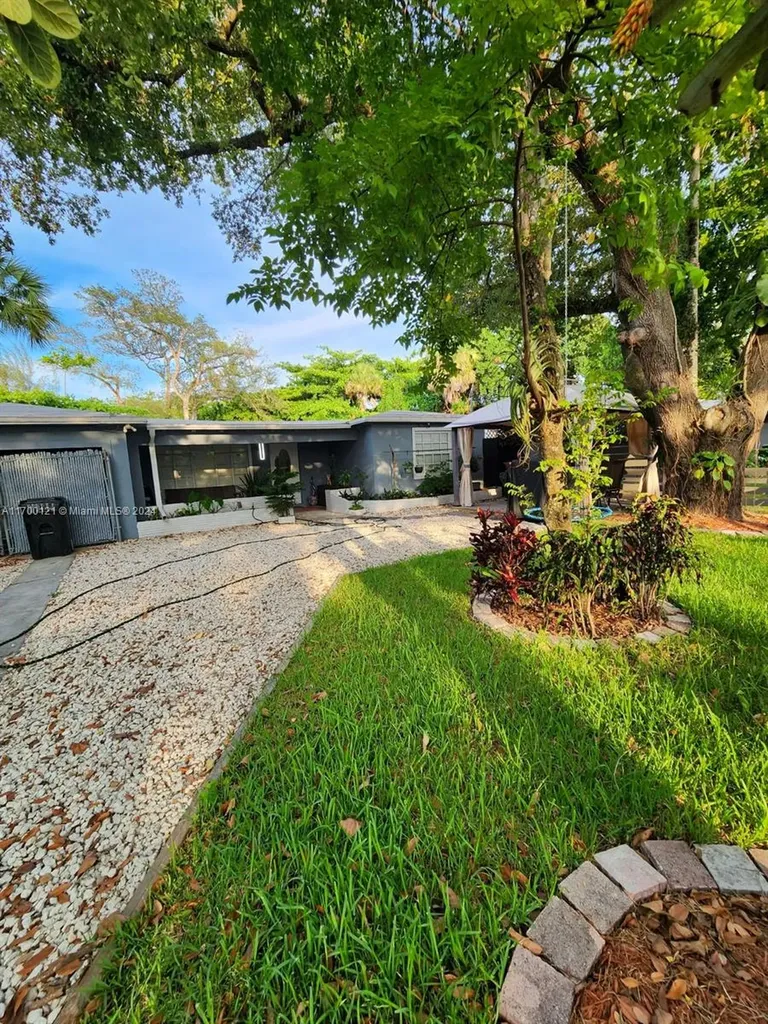 1872 SW 29th Avenue Fort Lauderdale FL 33312