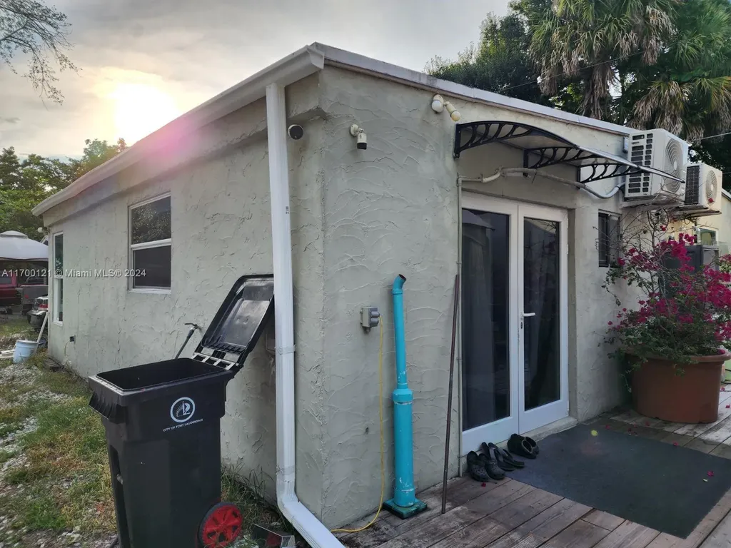 1872 SW 29th Avenue Fort Lauderdale FL 33312