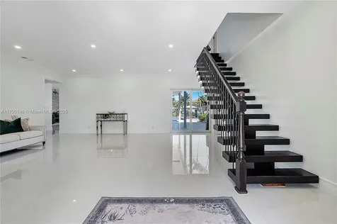 2751 NE 47th Street Lighthouse Point FL 33064