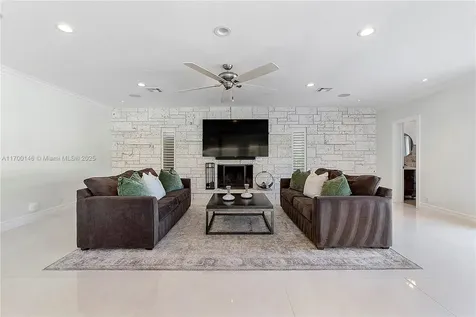 2751 NE 47th Street Lighthouse Point FL 33064