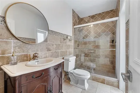 2751 NE 47th Street Lighthouse Point FL 33064