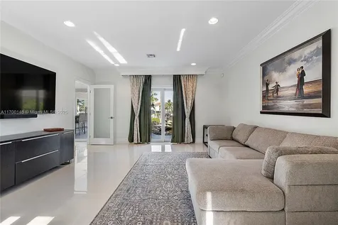 2751 NE 47th Street Lighthouse Point FL 33064