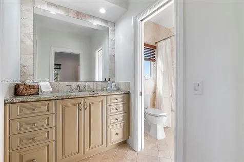 2751 NE 47th Street Lighthouse Point FL 33064