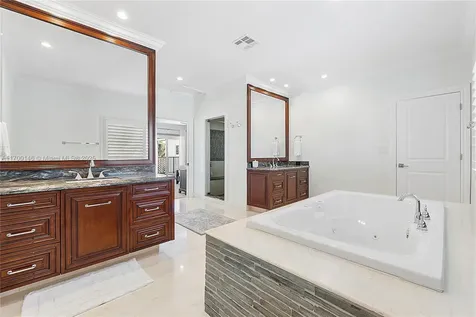 2751 NE 47th Street Lighthouse Point FL 33064