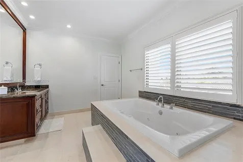 2751 NE 47th Street Lighthouse Point FL 33064