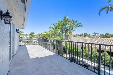2751 NE 47th Street Lighthouse Point FL 33064