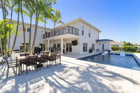 2751 NE 47th Street Lighthouse Point FL 33064