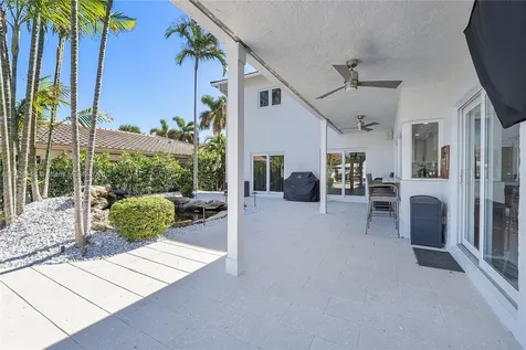 2751 NE 47th Street Lighthouse Point FL 33064