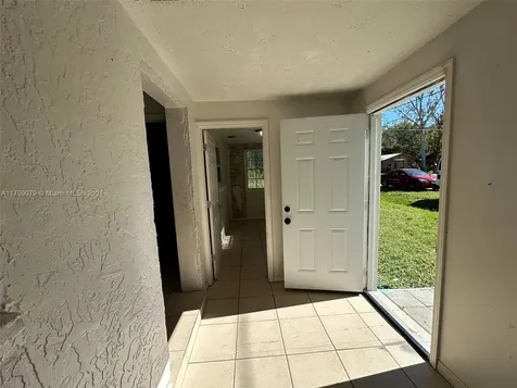 6928 E 29th Avenue Tampa FL 33619