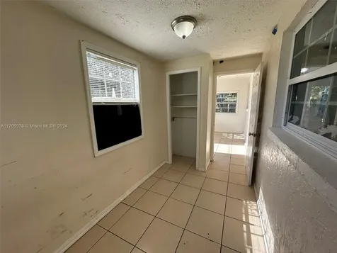 6928 E 29th Avenue Tampa FL 33619