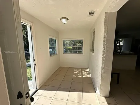 6928 E 29th Avenue Tampa FL 33619