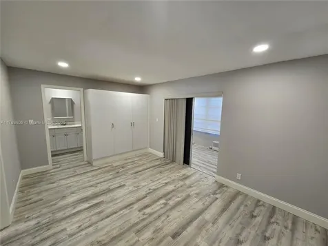 407 SW Natura Avenue Deerfield Beach FL 33441