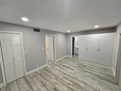 407 SW Natura Avenue Deerfield Beach FL 33441