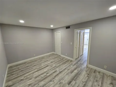 407 SW Natura Avenue Deerfield Beach FL 33441