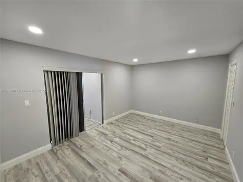 407 SW Natura Avenue Deerfield Beach FL 33441