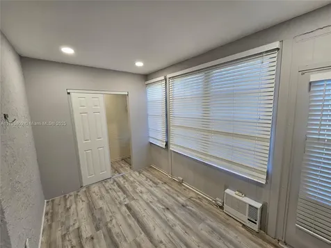 407 SW Natura Avenue Deerfield Beach FL 33441