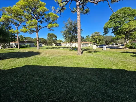 407 SW Natura Avenue Deerfield Beach FL 33441