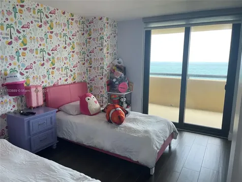 2555 Collins Avenue Miami Beach FL 33140