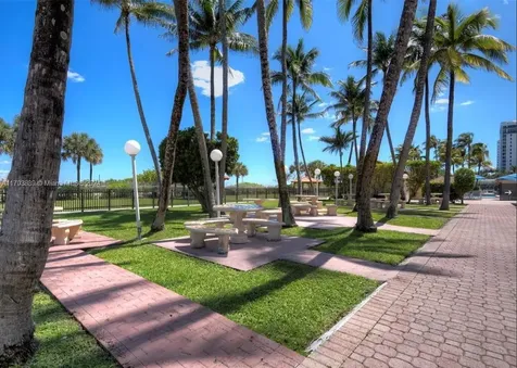 2555 Collins Avenue Miami Beach FL 33140