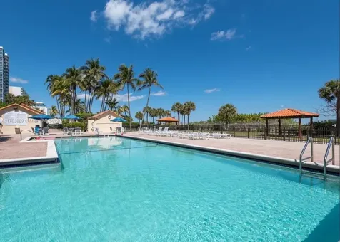 2555 Collins Avenue Miami Beach FL 33140