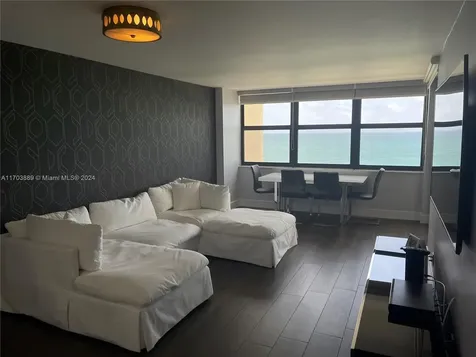 2555 Collins Avenue Miami Beach FL 33140