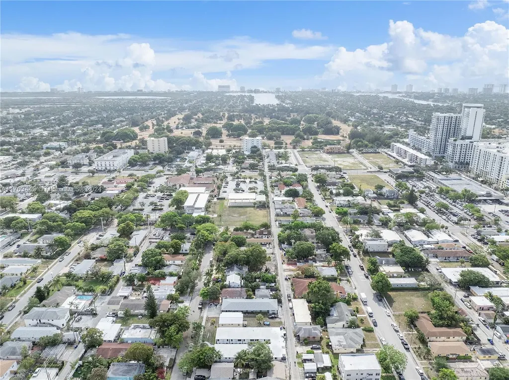 1946 Pierce Street Hollywood FL 33020