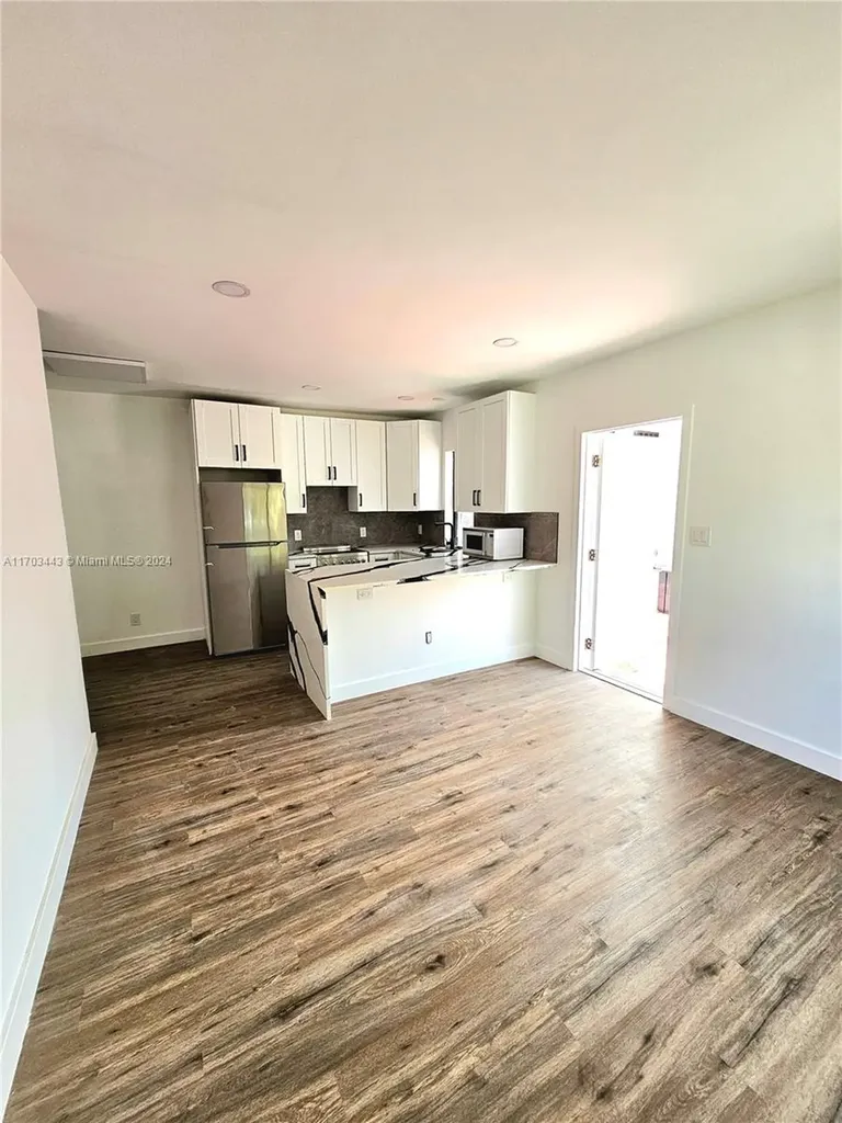 1946 Pierce Street Hollywood FL 33020