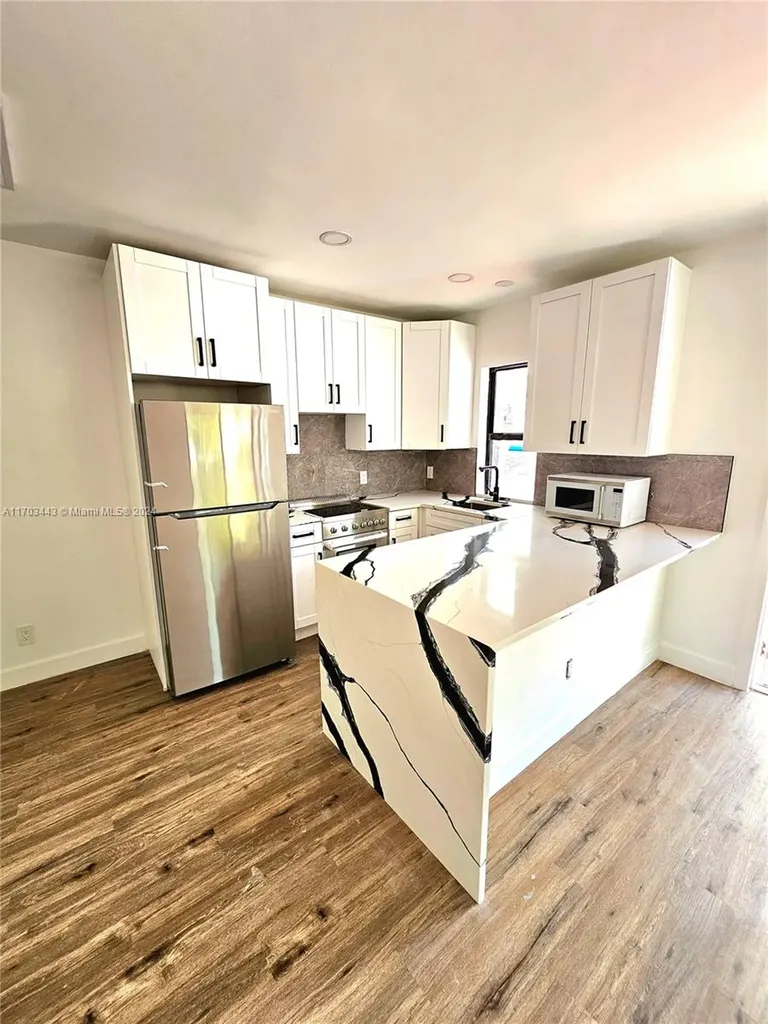 1946 Pierce Street Hollywood FL 33020