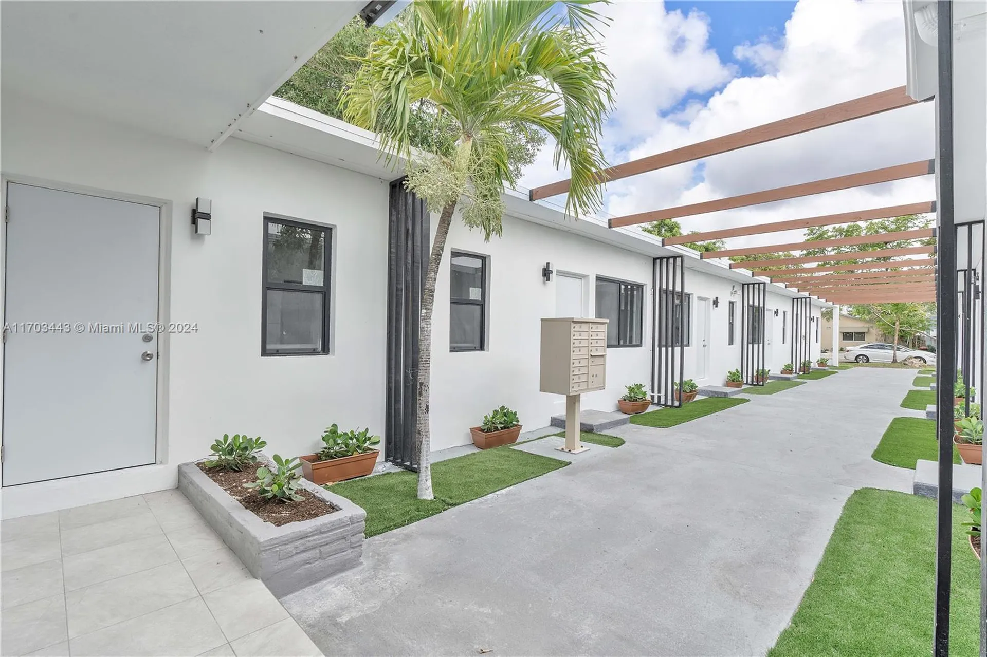 1946 Pierce Street Hollywood FL 33020