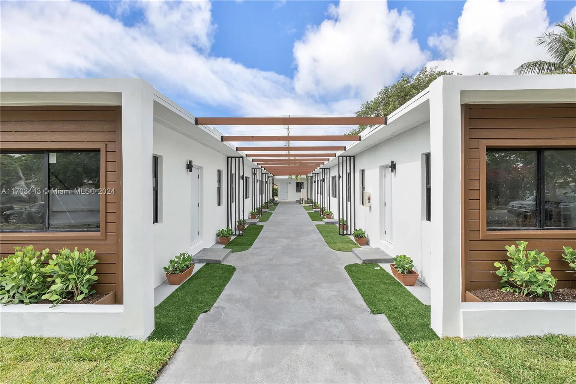 1946 Pierce Street Hollywood FL 33020