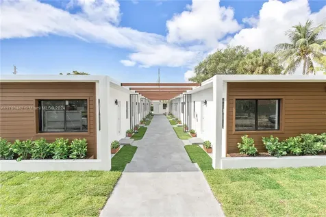 1946 Pierce Street Hollywood FL 33020