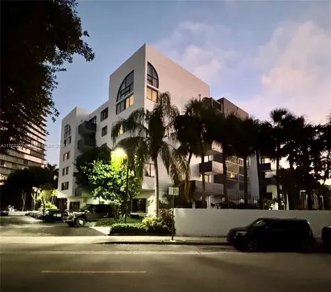 2715 Tigertail Avenue Miami FL 33133