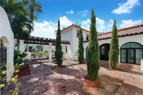 5660 Pine Tree Drive Miami Beach FL 33140