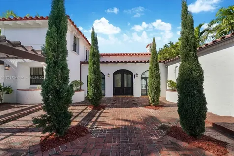 5660 Pine Tree Drive Miami Beach FL 33140